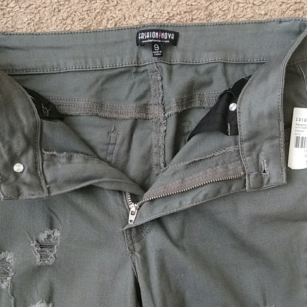 Gray Jeans - Picture 3 of 4